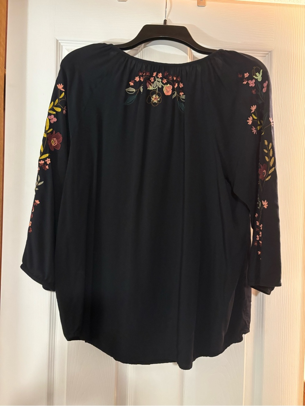 J. Jill Black Floral Embroidered Boho Peasant Blouse Size L - Picture 2 of 4